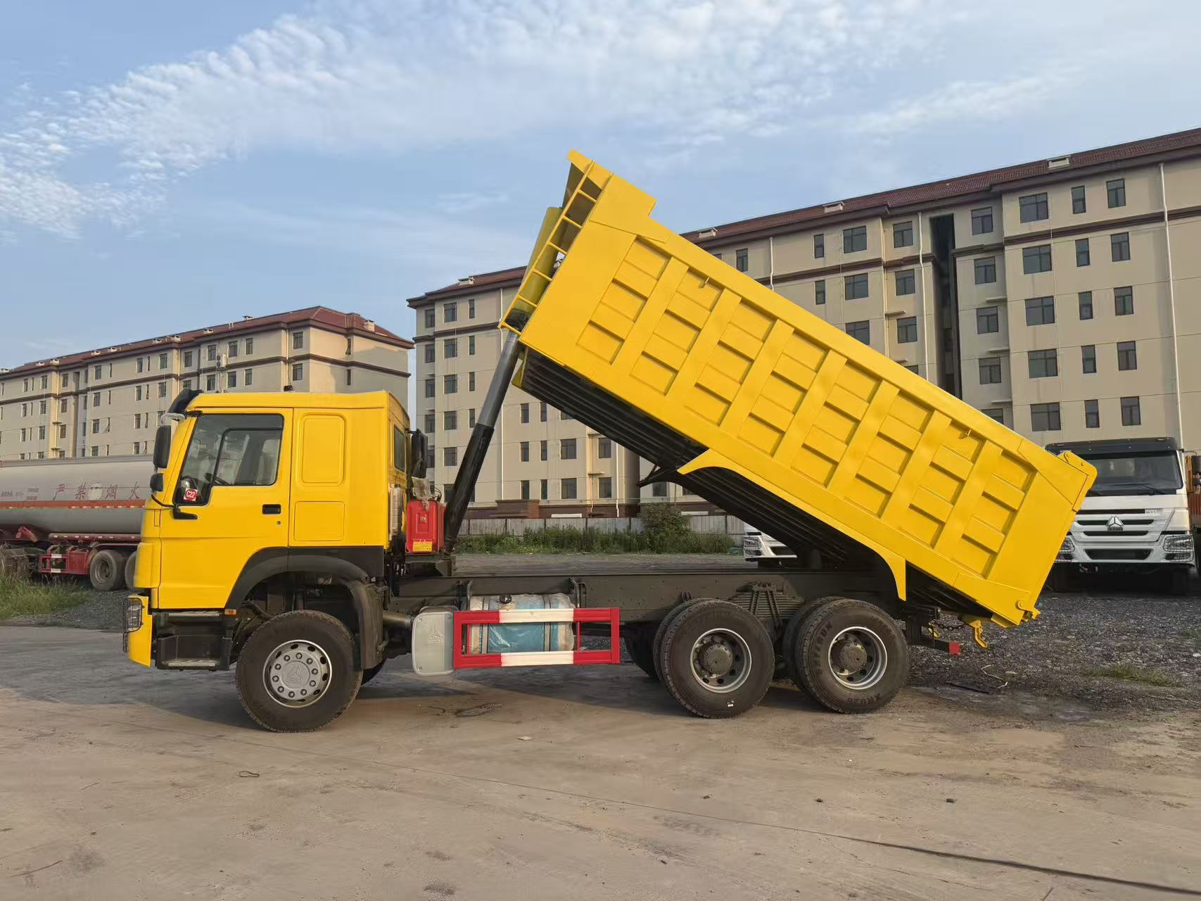 HOWO 6*4 DUMP TRUCK